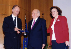 ThessISMUN 2009, award-giving to the Honored Personality: Emeritus Professor, Dr. Emmanouil Roukounas (centre), Rector of the University of Macedonia, Professor , Dr. Ilias Kouskouvelis (left), Prof., Dr., Dr.h.c. P. Naskou-Perraki. (right) 